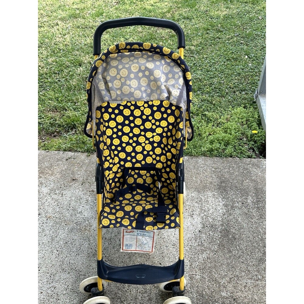 Vintage ‘Babies Luv’ Compact D’Lite by Delta Smiley Face Stroller RARE